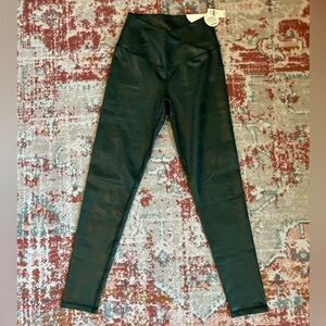 Offline by‎ Aerie Soft Stretch Green
Black Crackle Faux Leather Leggings NWT M
